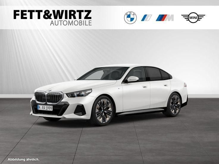 Mineralweiss metallic Gebraucht 2025 BMW 540 M Sport Limousine | 65.500 € (Superpreis) - Bild 1/3