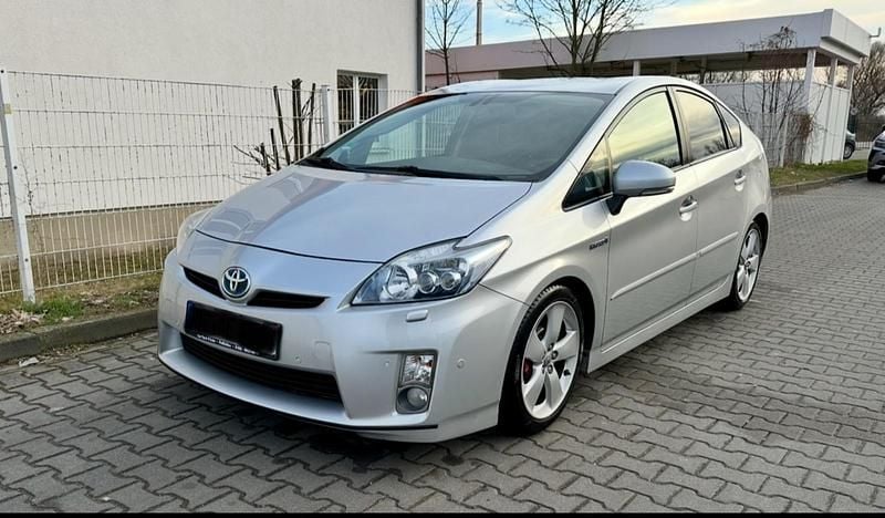 Gebraucht Toyota Prius 136 PS (100 kW) 2010 Silber Kleinwagen
