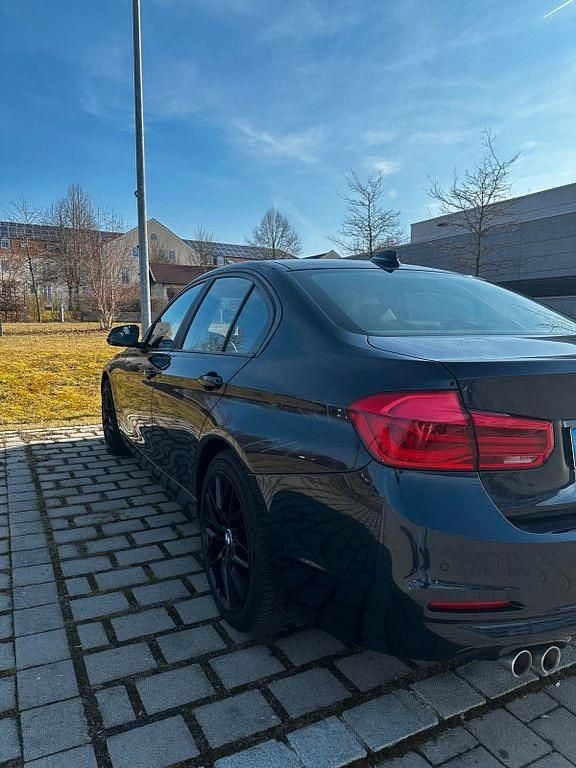 Gebraucht BMW 320 Advantage 190 PS (139 kW) 2016 Limousine
