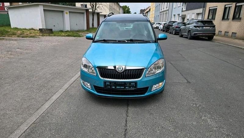 Blau Gebraucht 2012 Skoda Roomster Kombi | 2.200 € (Superpreis) - Bild 1/4