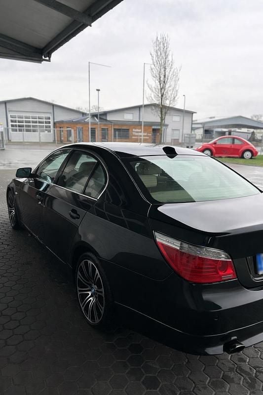 Gebraucht BMW 520 177 PS (130 kW) 2009 Schwarz Limousine