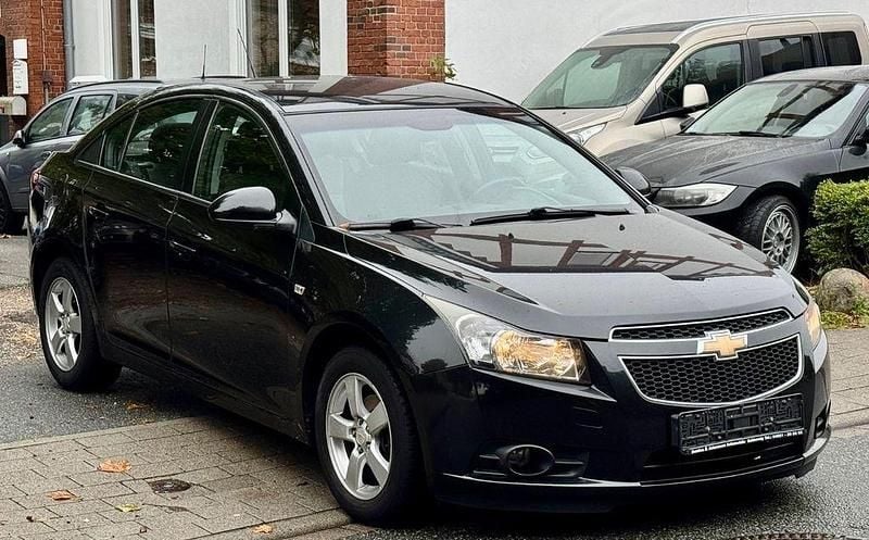 Schwarz Gebraucht 2011 Chevrolet Cruze Limousine | 2.499 € (Fairer Preis) - Bild 1/4