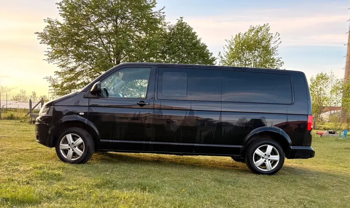 Gebraucht VW Multivan 132 PS (97 kW) 2015 Schwarz Van / Kleinbus