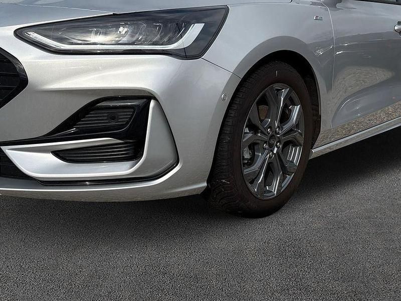 Gebraucht Ford Focus ST-Line X 125 PS (91 kW) 2023 Moondust silber metallic Kombi