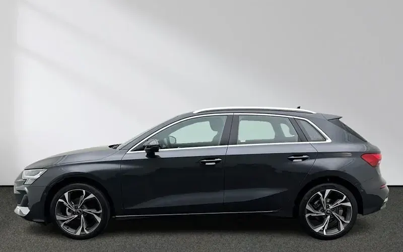 Second-hand Audi A3 Advanced Plus 116 CP (85 kW) 2025 Gri Berlinǎ