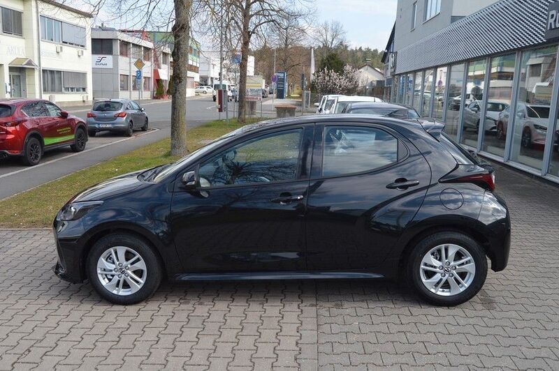 Gebraucht Mazda 2 Center-Line 116 PS (85 kW) 2024 Schwarz Limousine