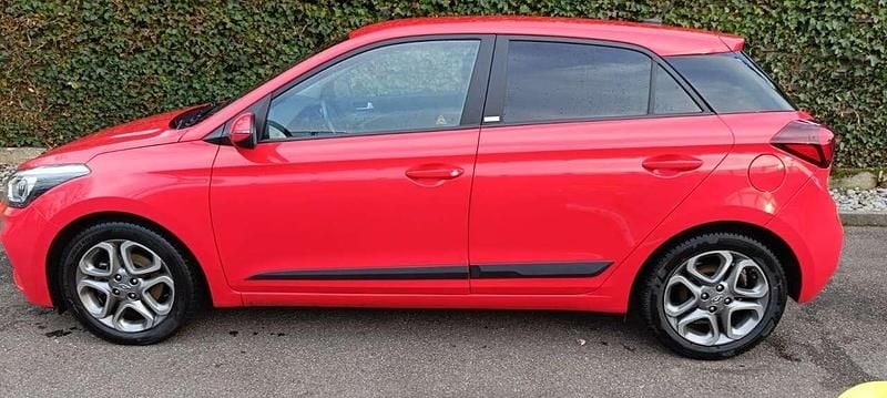 Rot Gebraucht 2020 Hyundai i20 Active Kleinwagen | 10.500 € (Guter Preis) - Bild 1/4