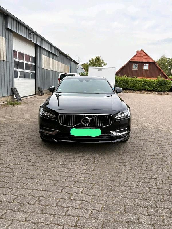Schwarz Gebraucht 2019 Volvo S90 Inscription Limousine | 27.800 € - Bild 1/4