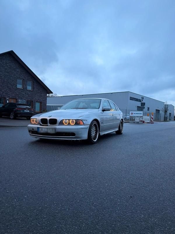 Gebraucht BMW 530 193 PS (141 kW) 2001 Silber Limousine