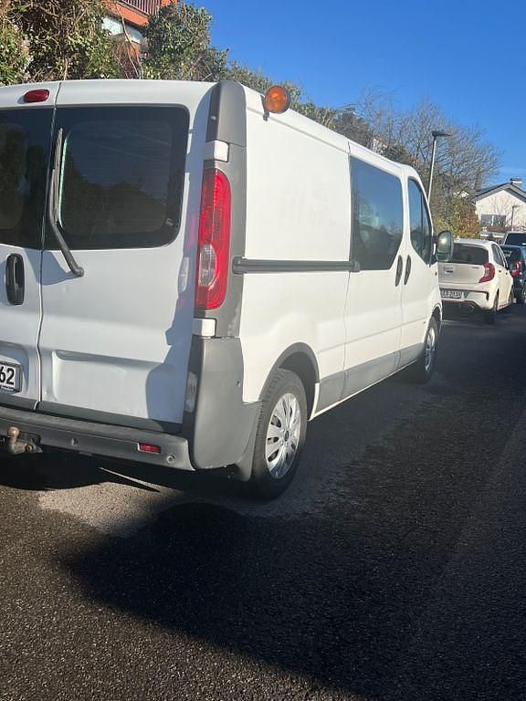 Weiß Gebraucht 2012 Opel Vivaro Van / Kleinbus | 7.800 € (Fairer Preis) - Bild 1/4