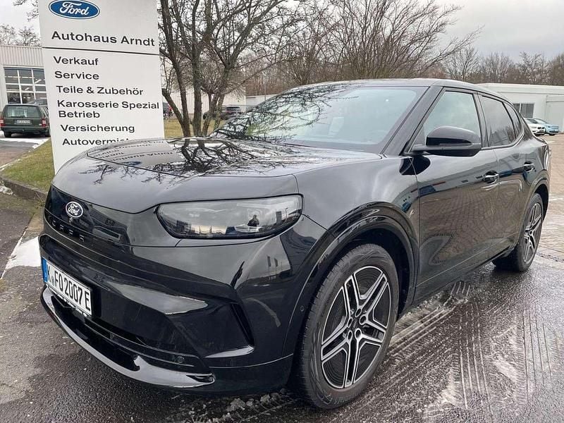 Schwarz Gebraucht 2024 Ford Capri Extended Range SUV | 40.950 € (Superpreis) - Bild 1/4