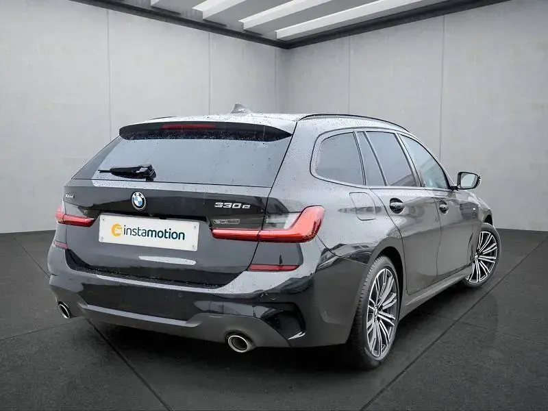 Gebraucht BMW 330e 292 PS (214 kW) 2021 Schwarz Kombi