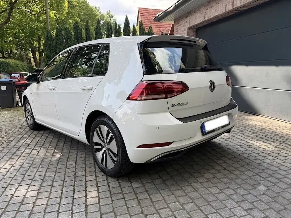 Gebraucht VW e-Golf 100 kW (136 PS) 2018 Weiß Kleinwagen