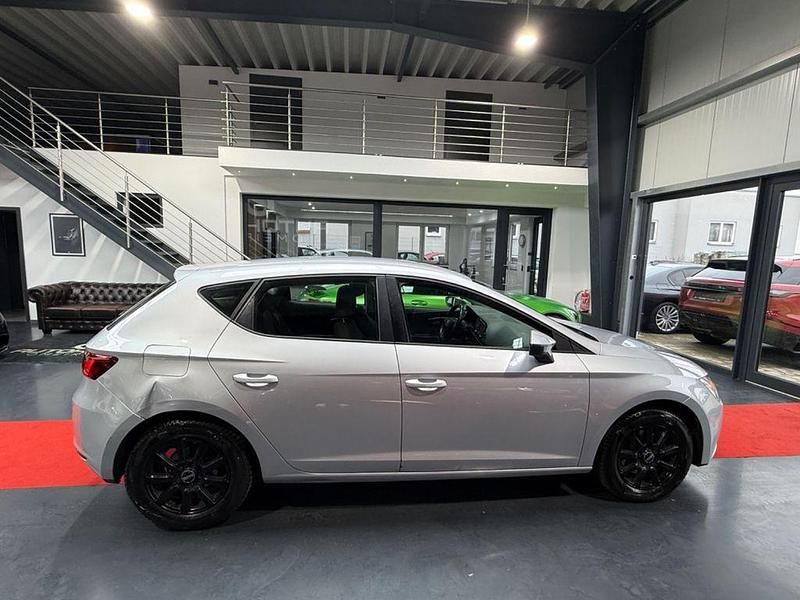 Gebraucht Seat Leon Style 150 PS (110 kW) 2014 Silber Limousine