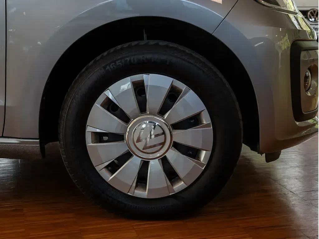 Second-hand VW up! 65 CP (47 kW) 2022 Argintiu Hatchback