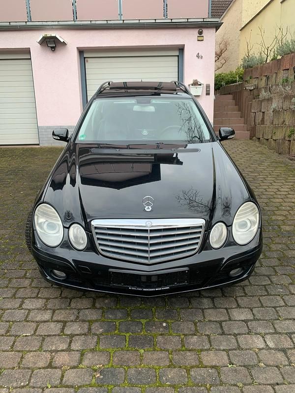 Gebraucht Mercedes E220 170 PS (125 kW) 2006 Schwarz Kombi
