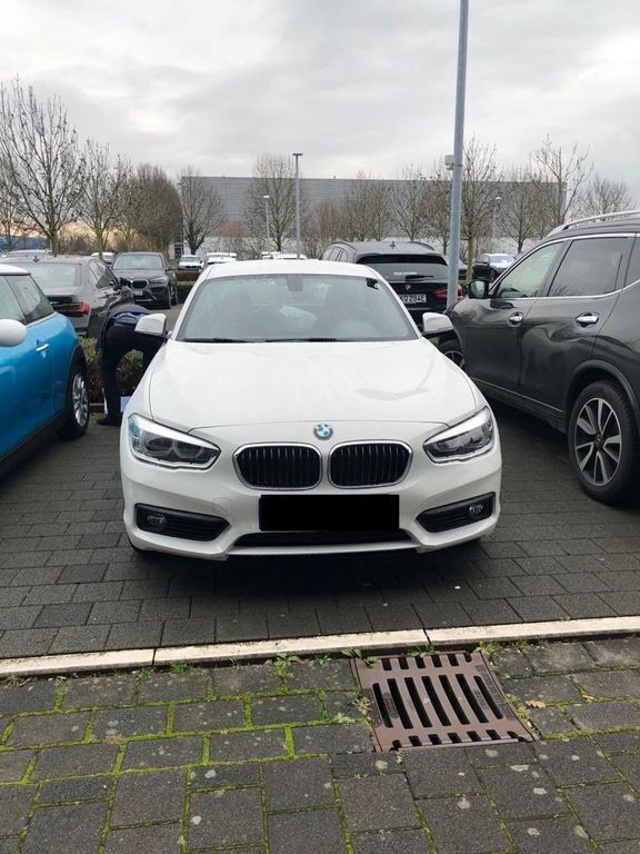 Weiß Gebraucht 2017 BMW 118 Shadowline Kleinwagen | 15.900 € (Fairer Preis) - Bild 1/4