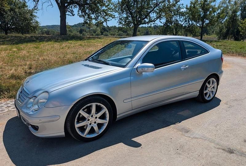 Silber Gebraucht 2007 Mercedes CLC230 Kleinwagen | 4.950 € - Bild 1/4