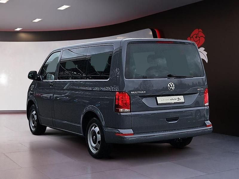 Gebraucht VW Multivan Trendline 150 PS (110 kW) 2021 Pure grey Van