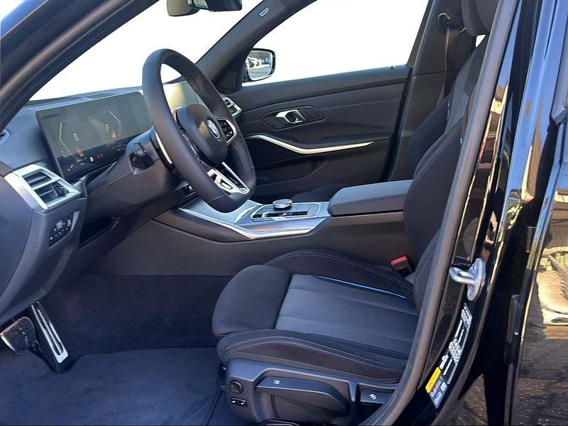 Gebraucht BMW 330e Comfort Edition 292 PS (214 kW) 2025 Schwarz Kombi