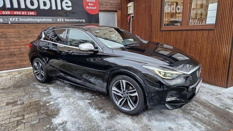 Gebraucht Infiniti Q30 Sport Tech 156 PS (114 kW) 2017 Schwarz Limousine