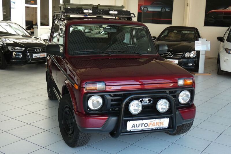 Rot Gebraucht 2019 Lada Urban SUV | 11.490 € (Fairer Preis) - Bild 1/4