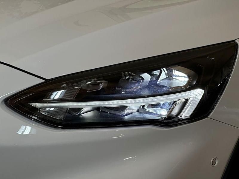 Gebraucht Ford Focus Active 125 PS (91 kW) 2022 Frozen white Kombi