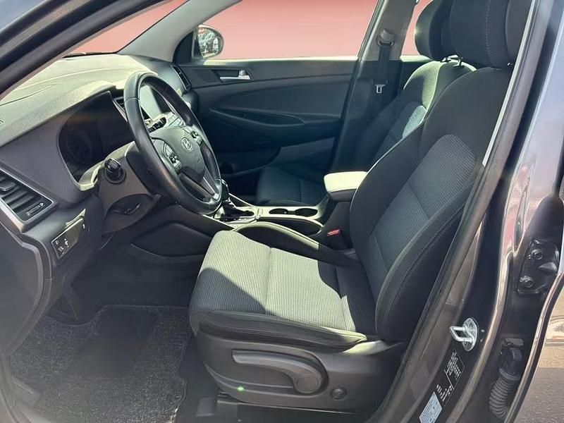 Second-hand Hyundai Tucson Advantage 177 CP (130 kW) 2017 Gri SUV