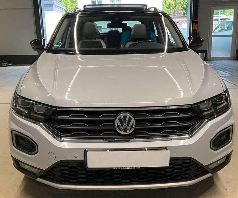 Silber Gebraucht 2018 VW T-Roc Beats SUV | 18.999 € (Guter Preis) - Bild 1/4