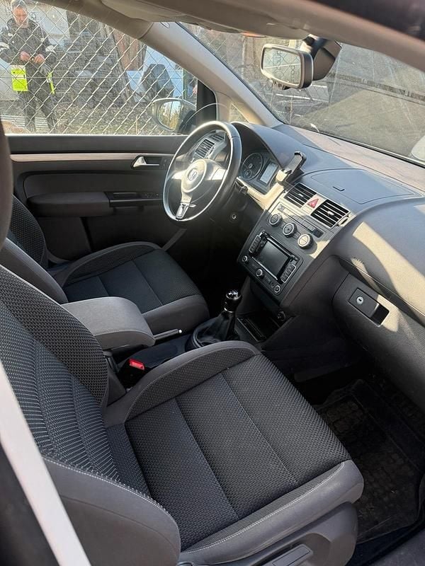 Gebraucht VW Touran 105 PS (77 kW) 2013 Grau Van / Kleinbus