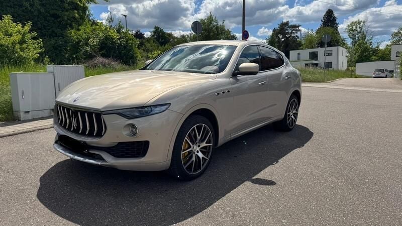 Beige Gebraucht 2017 Maserati Levante SUV | 32.000 € (Fairer Preis) - Bild 1/4