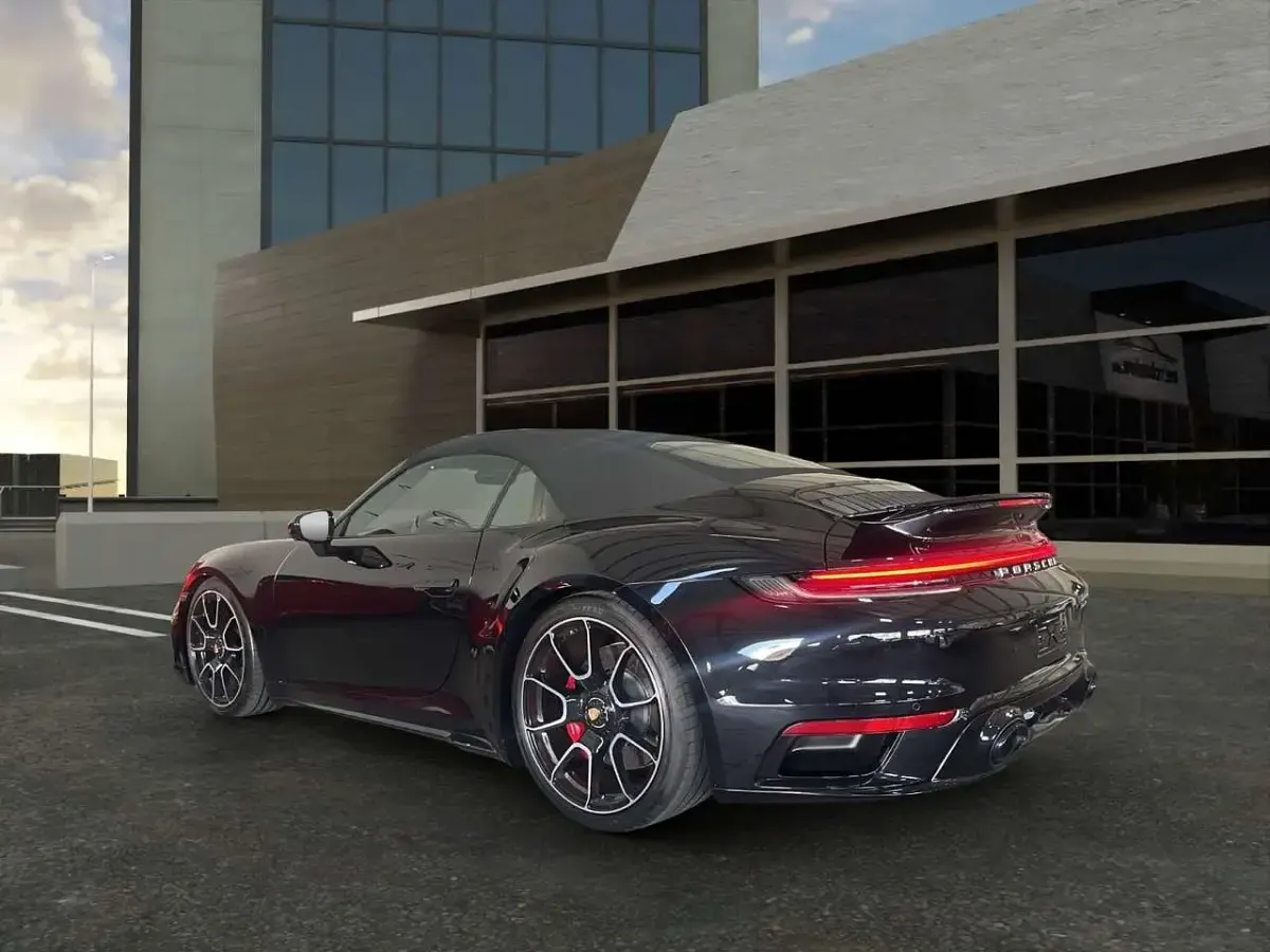 Gebraucht Porsche 992 581 PS (427 kW) 2021 Tiefschwarz Cabrio