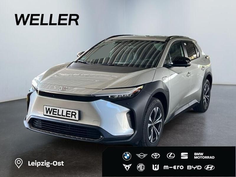 Cosmicsilber metallic Gebraucht 2025 Toyota bZ4X SUV | 37.390 € (Guter Preis) - Bild 1/3