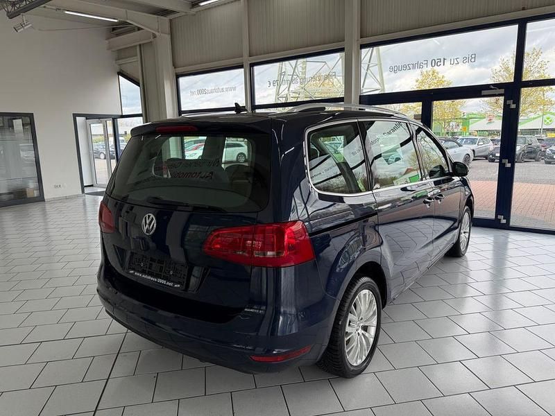 Gebraucht VW Sharan Comfortline 150 PS (110 kW) 2014 Blau Van / Kleinbus