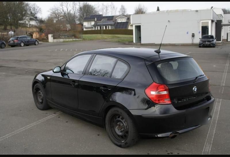 Gebraucht BMW 116 115 PS (84 kW) 2007 Schwarz Kleinwagen