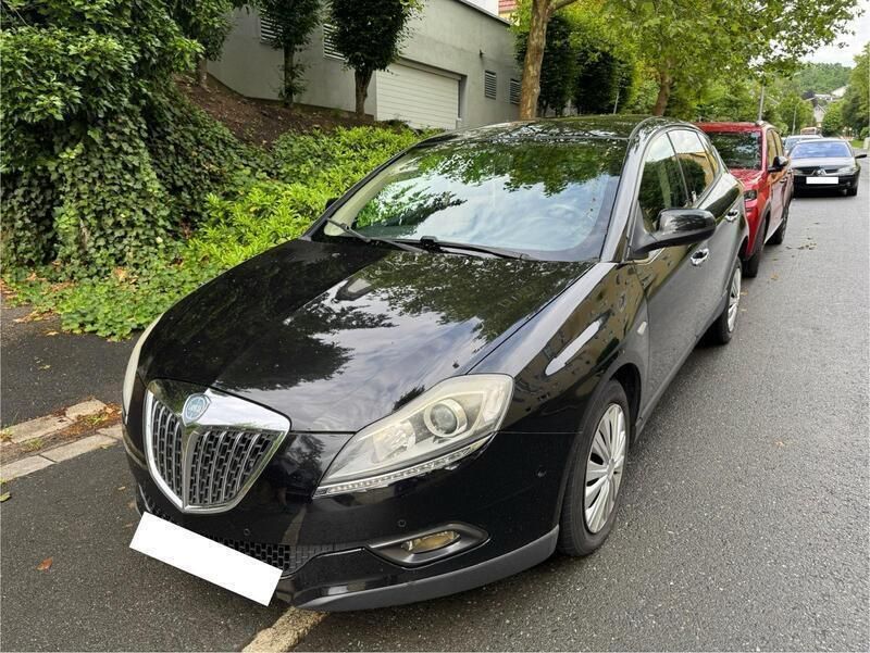 Schwarz Gebraucht 2010 Lancia Delta Limousine | 2.800 € (Superpreis) - Bild 1/4
