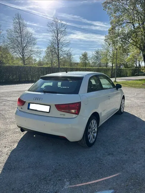 Gebraucht Audi A1 Sportback Ambition 86 PS (63 kW) 2012 Weiß Kleinwagen