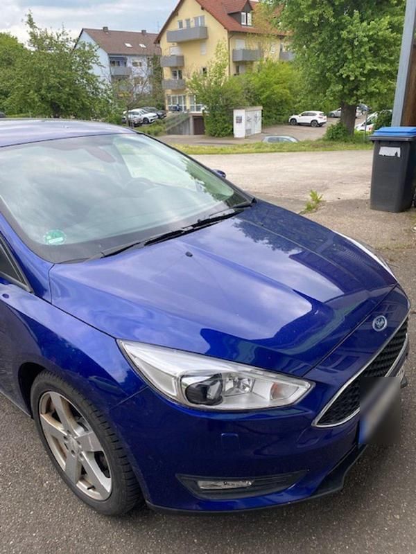 Blau Gebraucht 2018 Ford Focus Kombi | 10.200 € (Superpreis) - Bild 1/4