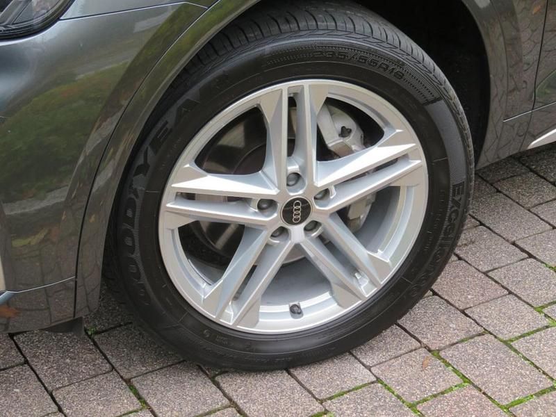 Gebraucht Audi Q5 S-Line 204 PS (150 kW) 2023 Grau SUV