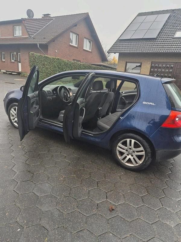 Gebraucht VW Golf V 115 PS (84 kW) 2006 Blau Kleinwagen
