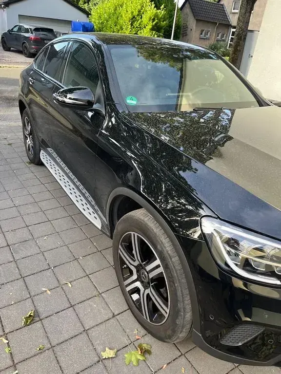 Gebraucht Mercedes GLC300e 313 PS (230 kW) 2023 Schwarz SUV