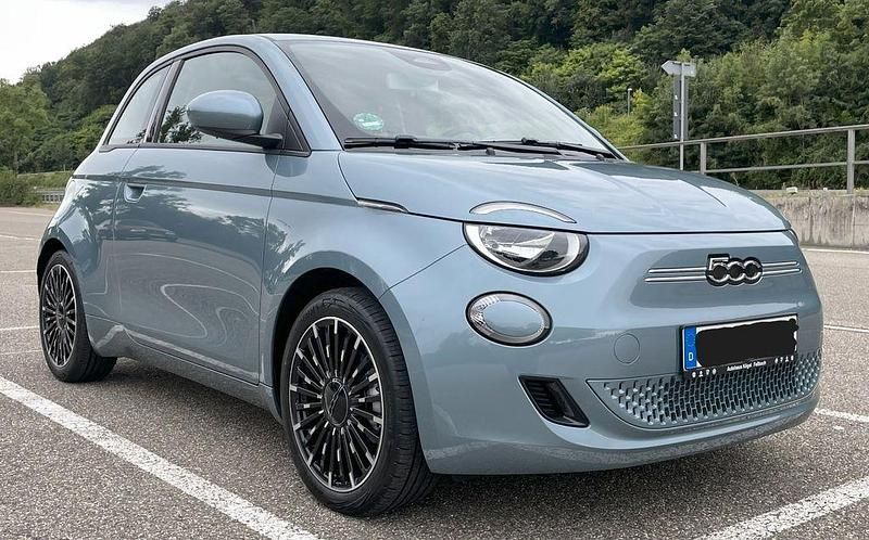 Blau Gebraucht 2021 Fiat 500e Icon Limousine | 13.500 € (Superpreis) - Bild 1/4