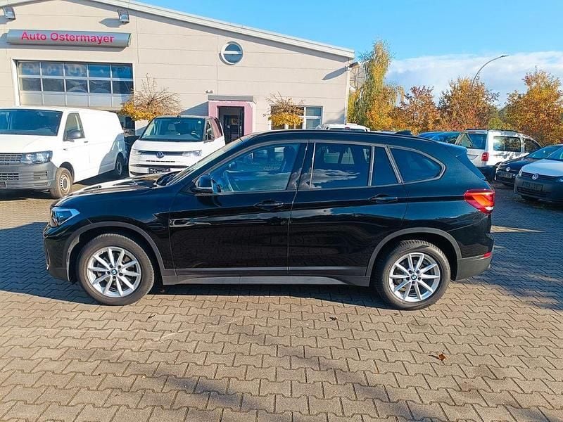 Schwarz Gebraucht 2021 BMW X1 Advantage SUV | 19.500 € (Superpreis) - Bild 1/4