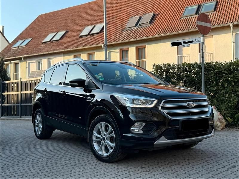 Gebraucht Ford Kuga 150 PS (110 kW) 2018 Schwarz SUV