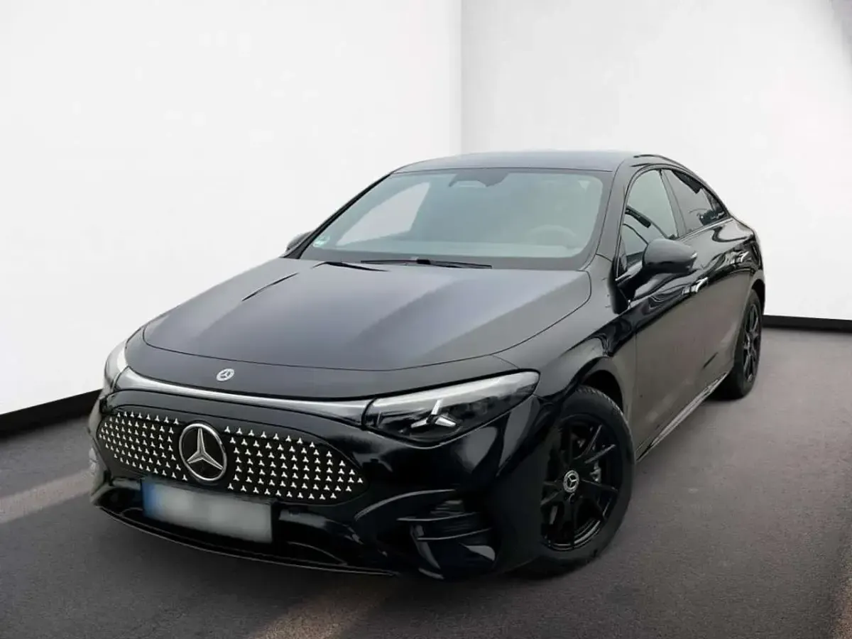 Gebraucht Mercedes 350 AMG 260 kW (354 PS) 2025 Metalliclack kosmosschwarz Limousine