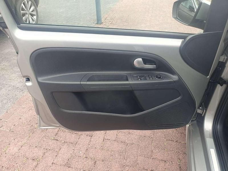 Neu VW e-up! Edition 61 kW (83 PS) 2025 Tungsten silver metallic Kleinwagen