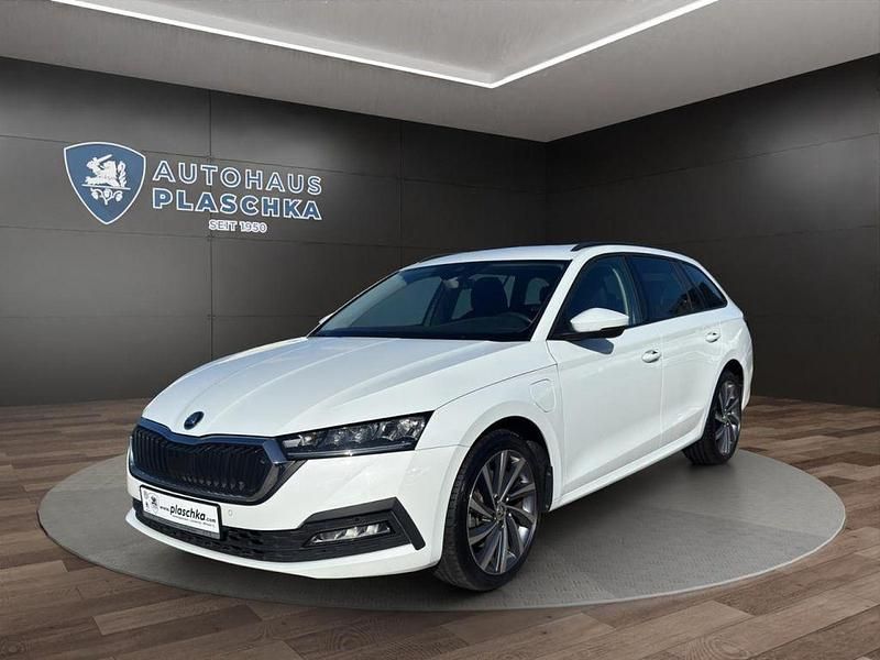 Weiß Gebraucht 2021 Skoda Octavia Ambition Limousine | 21.750 € (Guter Preis) - Bild 1/4