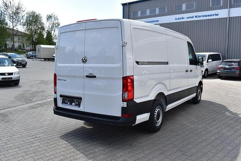 Gebraucht VW Crafter 102 PS (75 kW) 2024 Weiß Van