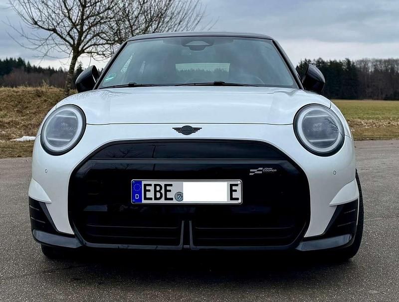 Gebraucht Mini John Cooper Works 218 PS (160 kW) 2025 Weiß Kleinwagen