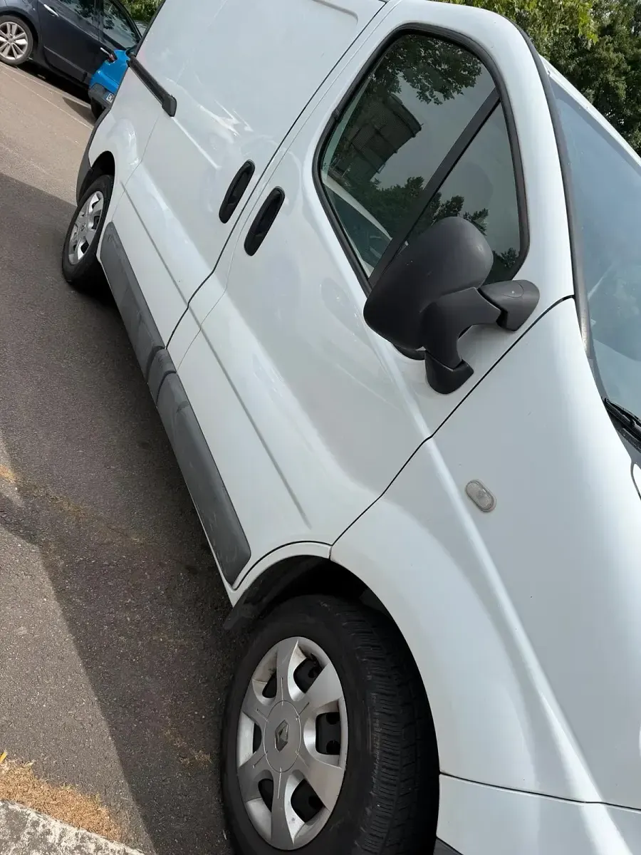 Gebraucht Renault Traffic 89 PS (65 kW) 2011 Weiß Van / Kleinbus
